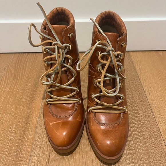 Gently worn Michael Kors lace up heeled boots size 9M upper leather - Picture 16 of 16